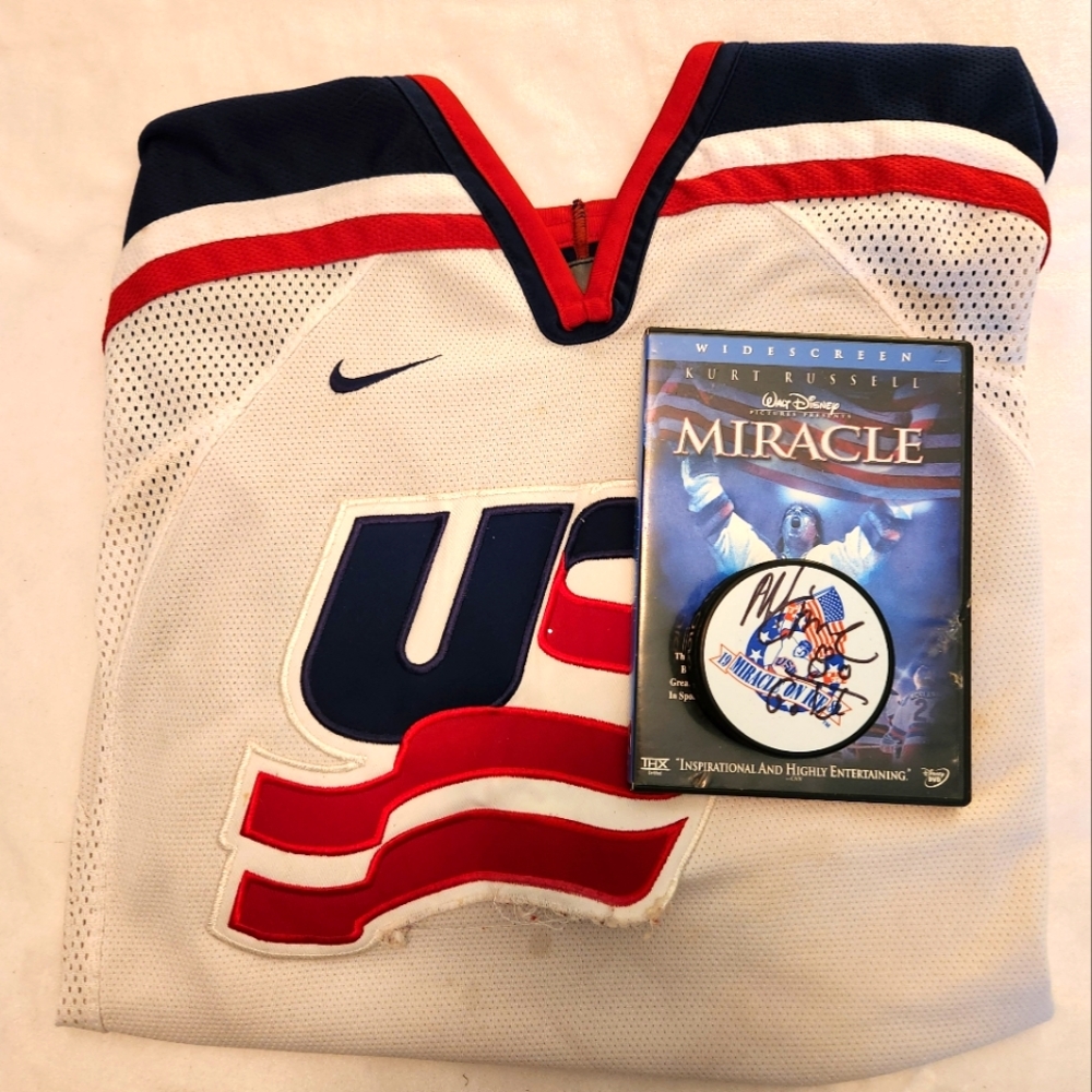 "Miracle on Ice" collector hockey package
